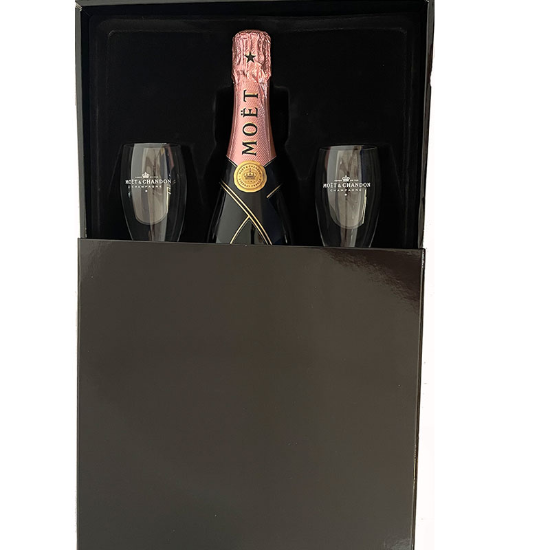 Moët & Chandon Brut Rosé in black gift box with glasses