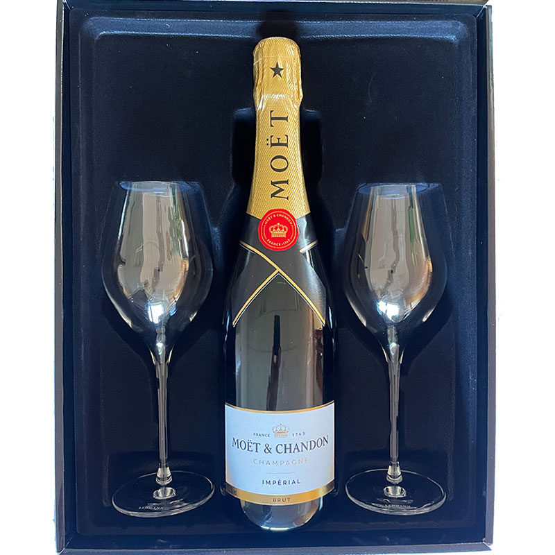 Moët & Chandon Brut Impérial in a luxury gift box with glasses 75CL