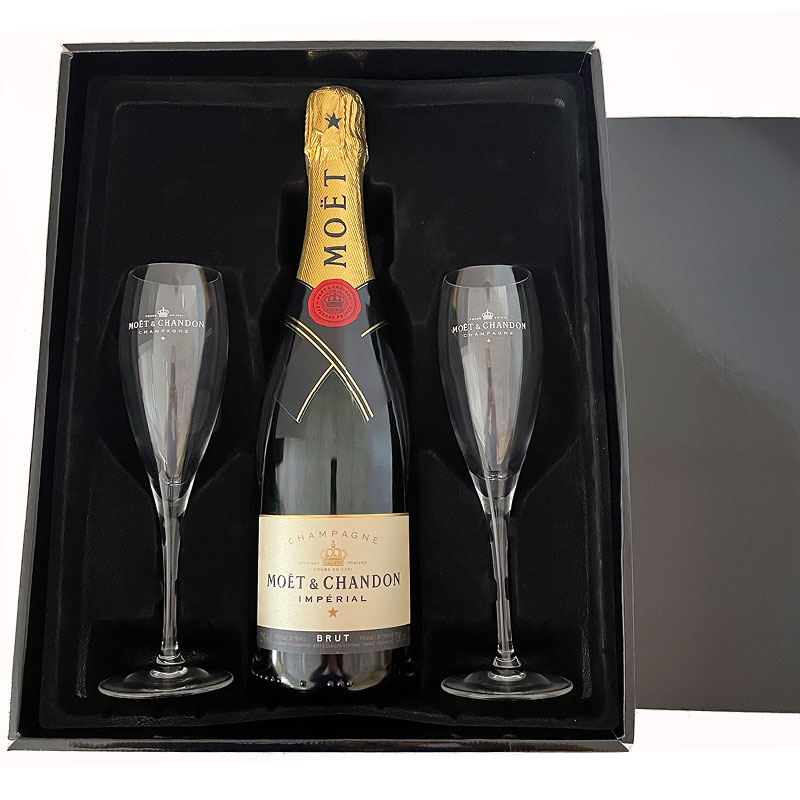 Moët & Chandon Brut Impérial in a luxury gift box with glasses 75CL