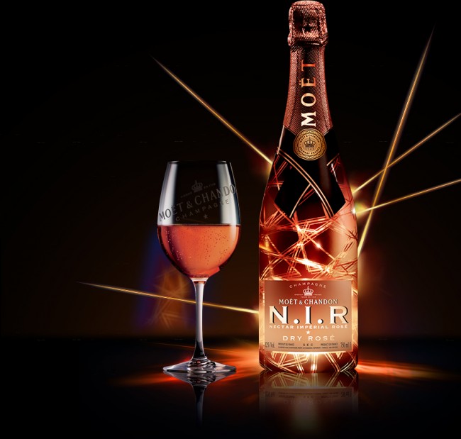 Moët & Chandon N.I.R. Dry Rosé 75CL with LED light